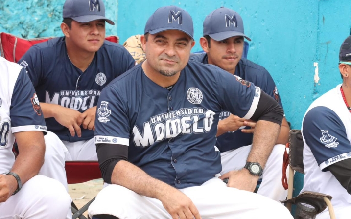 El estreno de Oswaldo Morejón como manager de la Universidad Modelo fue ...